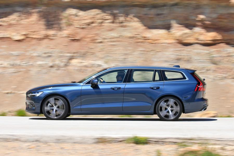  Volvo V60 D4 Inscription 2018 года  (WW) (фото 11 из 40)